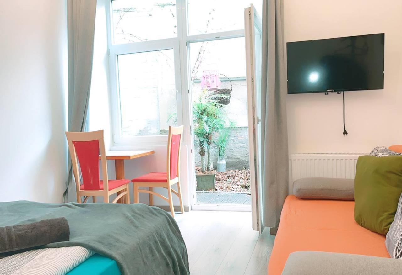 Comfort Triple Room Hn Βιέννη Εξωτερικό φωτογραφία