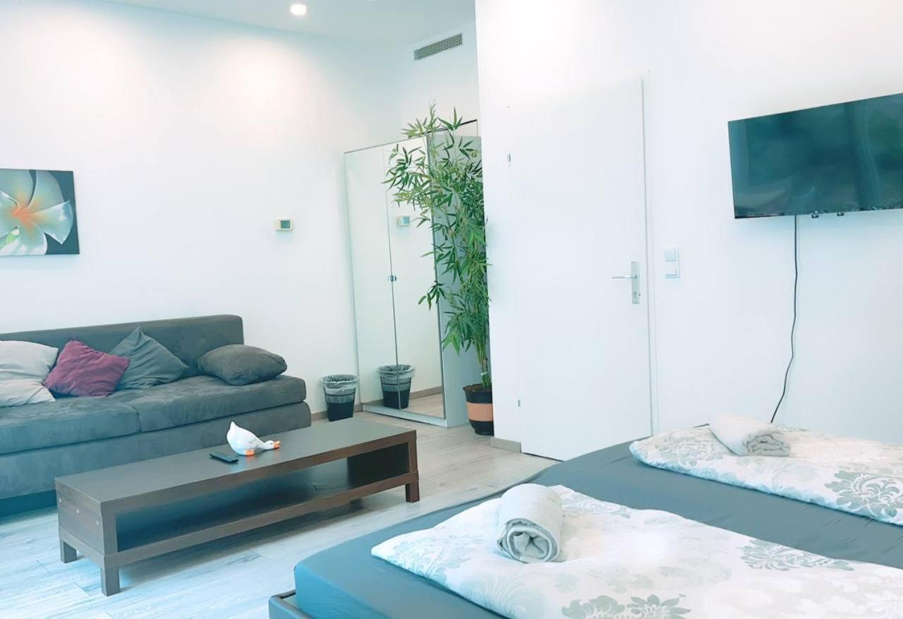Comfort Triple Room Hn Βιέννη Εξωτερικό φωτογραφία
