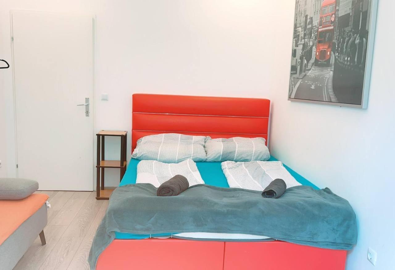 Comfort Triple Room Hn Βιέννη Εξωτερικό φωτογραφία